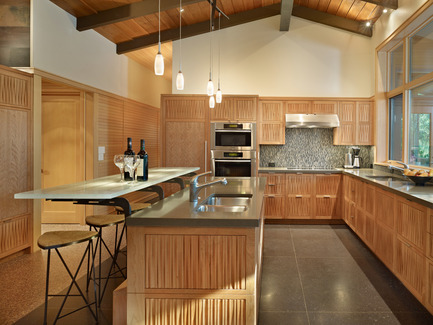 Dossier de presse | 1015-01 - Communiqué de presse | Lake Forest Park Renovation - Finne Architects - Design d’intérieur résidentiel - Crédit photo : Benjamin Benschneider Photography