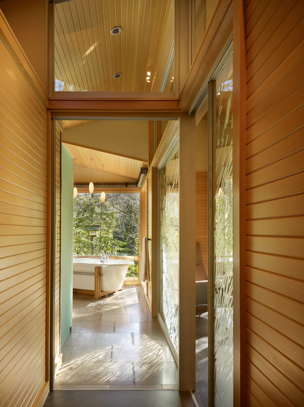 Dossier de presse | 1015-01 - Communiqué de presse | Lake Forest Park Renovation - Finne Architects - Design d’intérieur résidentiel - Crédit photo : Benjamin Benschneider Photography