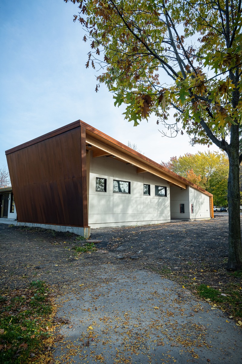 Press kit | 4235-01 - Press release | Corten pavilion - Les Architectes Labonté Marcil - Institutional Architecture - Photo credit: Martin Girard