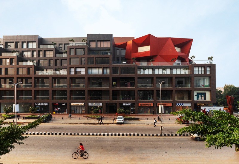 Dossier de presse | 1432-06 - Communiqué de presse | Stellar - Sanjay Puri Architects - Architecture commerciale - Front View B - Crédit photo : Mr. Abhishek Shah
