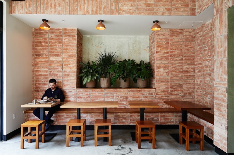 Dossier de presse | 4369-01 - Communiqué de presse | Loqui, Handcrafted Taqueria - Wick Architecture and Design - Architecture commerciale - Loqui Interior: Seating - Crédit photo : Nicole LaMotte