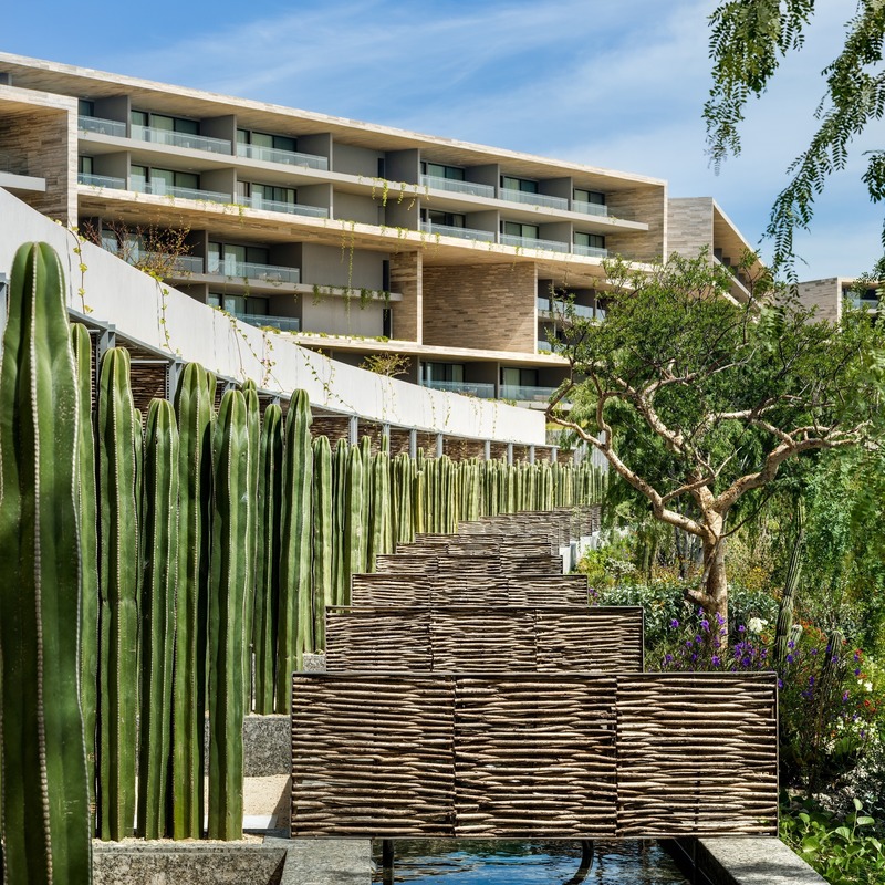 Dossier de presse | 3120-02 - Communiqué de presse | Solaz Los Cabos Hotel - Sordo Madaleno - Architecture commerciale -         <p class="">Exterior View - Terraces</p> - Crédit photo : © Sordo Madaleno Arquitectos, photo by Rafael Gamo