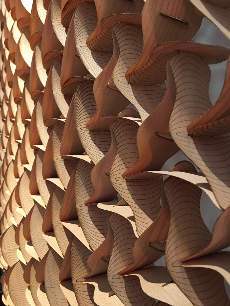 Dossier de presse | 4176-02 - Communiqué de presse | The Evolution of Form - estereotomia - Art - Detail wood sculpture - Crédit photo : Alejandro de la Vega Zulueta
