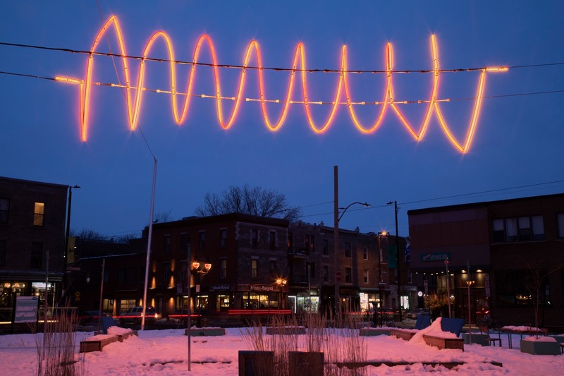 Press kit | 3969-02 - Press release | élément… radiating in the night - L'Avenue du Mont-Royal - Urban Design - Photo credit: <p class="">Jean-François Lamoureux</p>