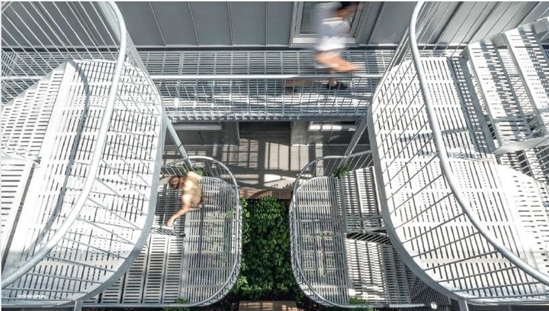 Dossier de presse | 673-22 - Communiqué de presse | Et les lauréats sont ! GRANDS PRIX DU DESIGN 13e édition - Agence PID - Concours - <p style="">Grand prix espace résidentiel, multi-logement</p><p style="">	<br style="">Off Plaza	<br>L. McComber</p> - Crédit photo : Raphaël Thibodeau<br style="">