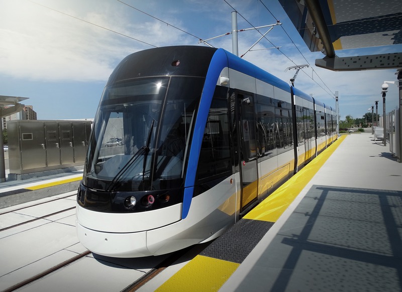 Dossier de presse | 673-22 - Communiqué de presse | Et les lauréats sont ! GRANDS PRIX DU DESIGN 13e édition - Agence PID - Concours - <p style="">Grand prix design industriel transport</p><p style=""><br style="">Tram électrique Flexity Freedom	<br style="">Brio Innovation</p> - Crédit photo : Brio Innovation