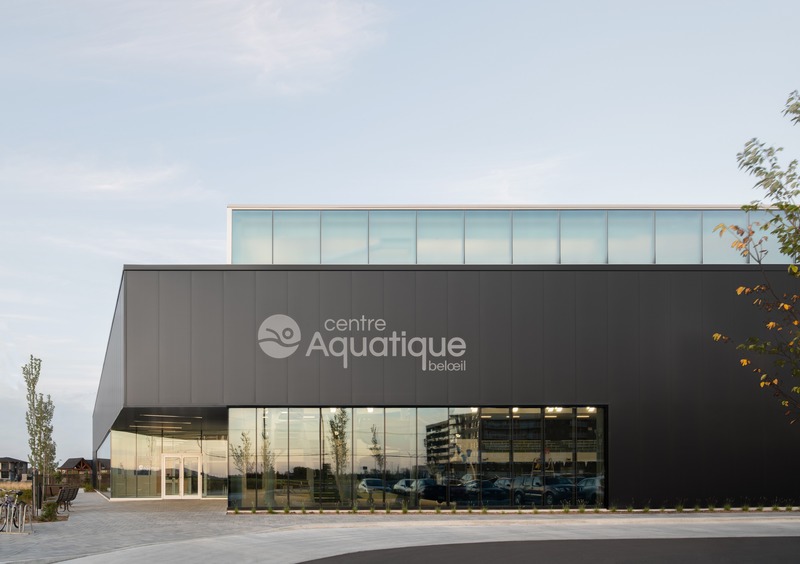 Dossier de presse | 865-39 - Communiqué de presse | Sobriété et enchantement se côtoient au nouveau centre aquatique de Beloeil - Lemay - Architecture institutionnelle - Centre Aquatique de Beloeil - Crédit photo : David Boyer