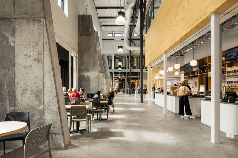 Dossier de presse | 647-06 - Communiqué de presse | Le Grand Marché - Bisson associés + Atelier Pierre Thibault - Architecture commerciale - Crédit photo : Maxime Brouillet