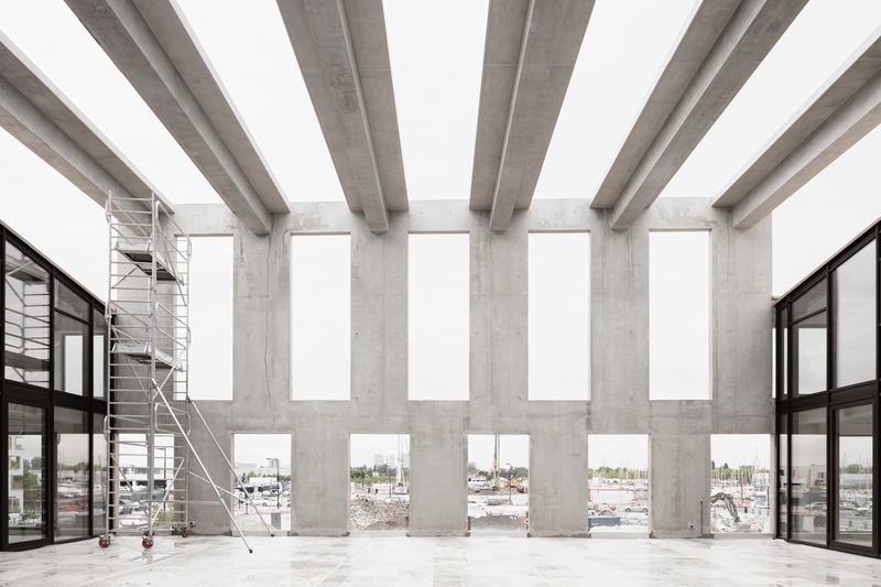 Dossier de presse | 1040-07 - Communiqué de presse | G8, stimuli pour les bassins à flots : un plan libre dans un squelette de béton - Martin Duplantier Architectes - Architecture commerciale - Crédit photo : Photo credit : Schnepp Renou (c)