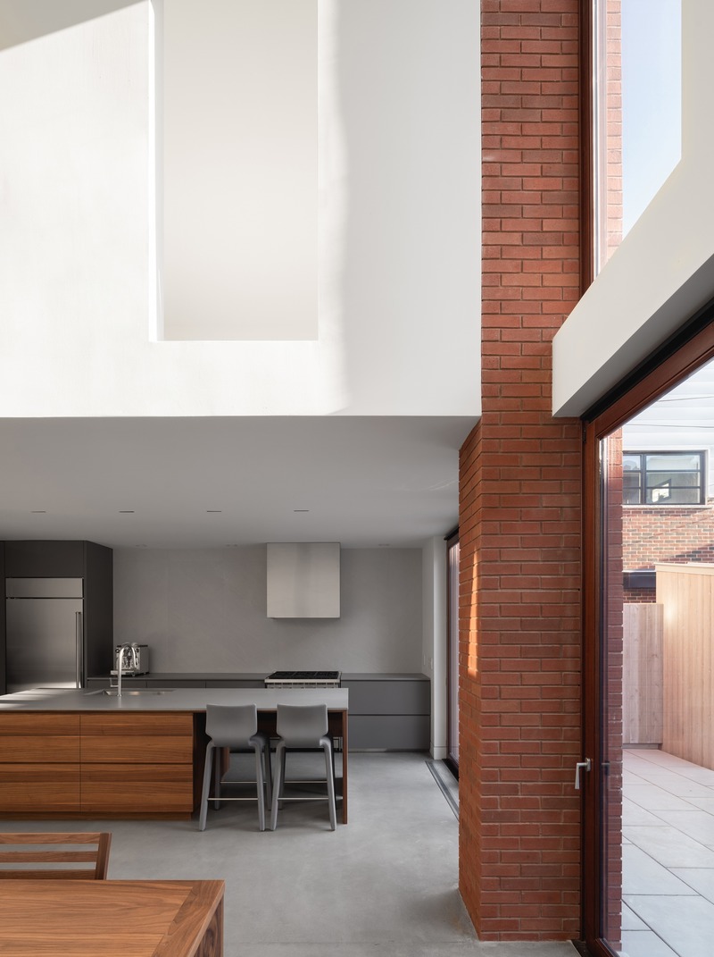 Press kit | 635-08 - Press release | Brick House - Natalie Dionne Architecture - Residential Architecture - Photo credit: Raphaël Thibodeau
