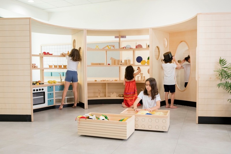 Dossier de presse | 3671-01 - Communiqué de presse | The First Inclusive School in Tel Aviv by Sarit Shani Hay - Sarit Shani Hay Design Studio - Design d’intérieur commercial -  Life-skill station  - Crédit photo : Roni Cnaani