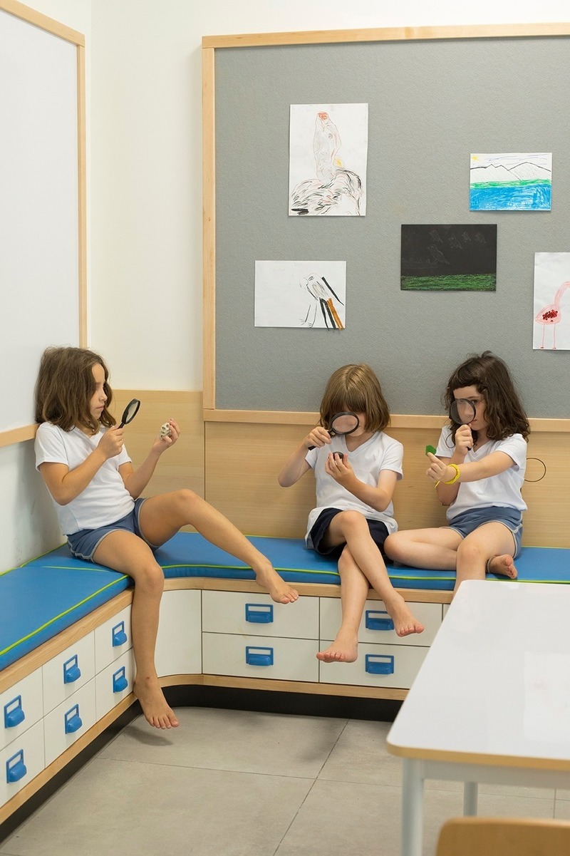 Dossier de presse | 3671-01 - Communiqué de presse | The First Inclusive School in Tel Aviv by Sarit Shani Hay - Sarit Shani Hay Design Studio - Design d’intérieur commercial - The goal was to create an environment children are excited to explore and can connect and learn through enjoyment. - Crédit photo : Roni Cnaani