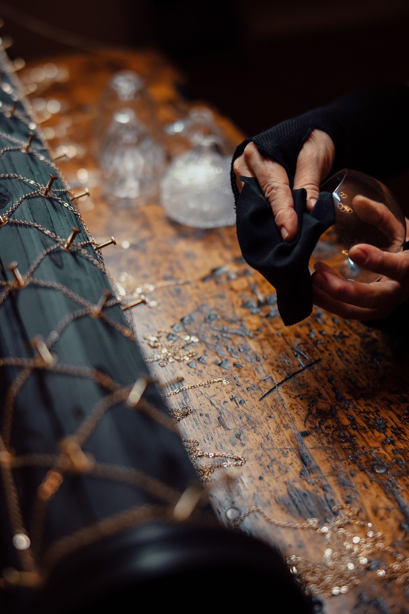 Press kit | 2110-07 - Press release | Automne, the New Collection that Draws From – and Gives Back to – Nature - Larose Guyon - Product - Valse au Crépuscule - Photo credit: Karel Chladek