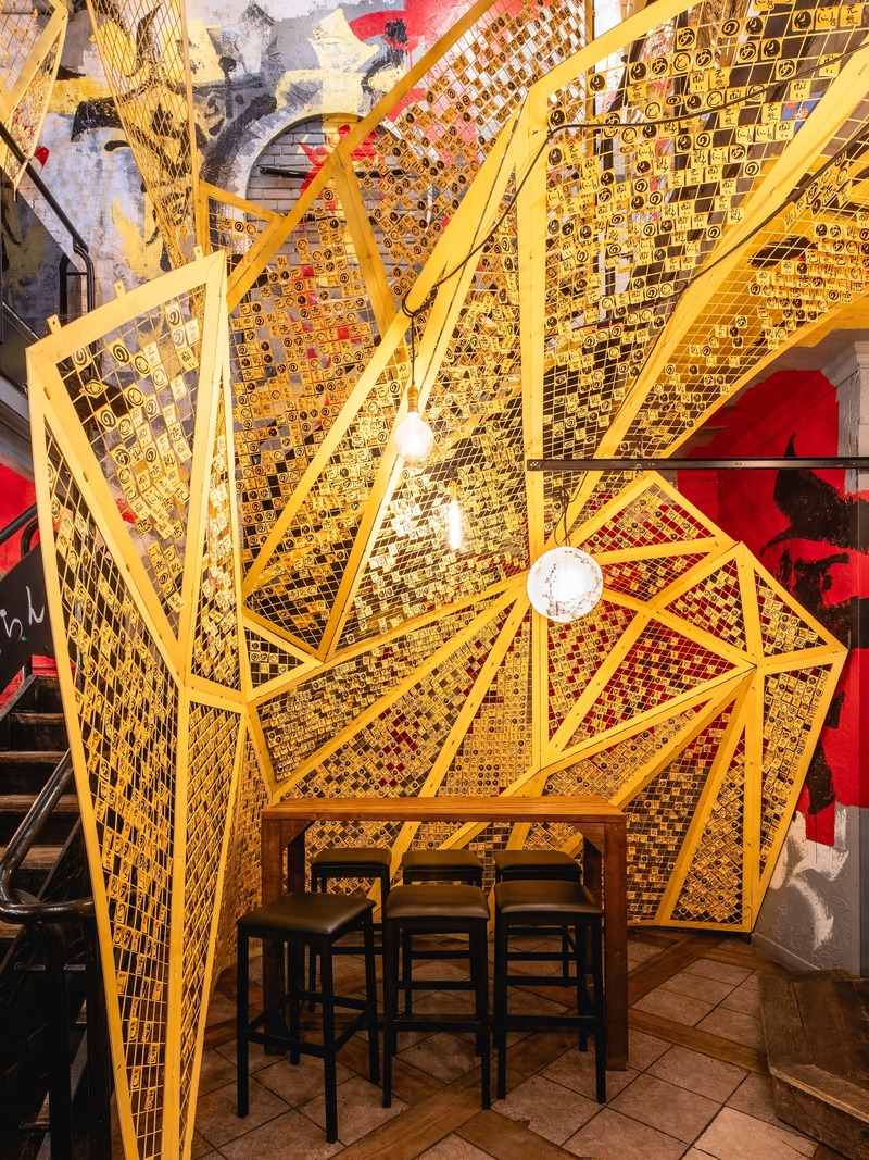 Dossier de presse | 760-17 - Communiqué de presse | Kinoya II : Étude polygonale dans l'espace - JEAN DE LESSARD, DESIGNERS CRÉATIFS - Design d’intérieur commercial - Crédit photo : Raphaël Thibodeau