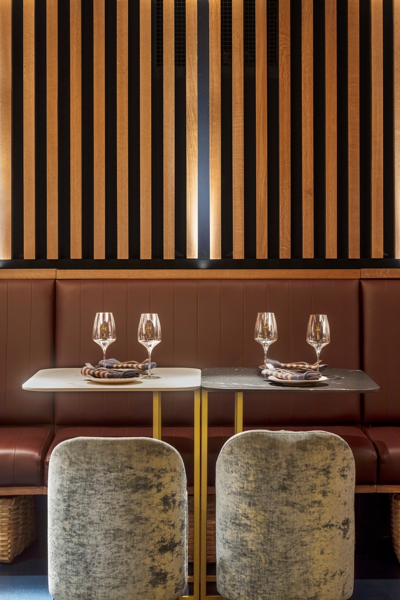 Dossier de presse | 3724-05 - Communiqué de presse | Txalupa Gastroleku Restaurant - EL EQUIPO CREATIVO - Design d’intérieur commercial - Crédit photo : Adrià Goula 