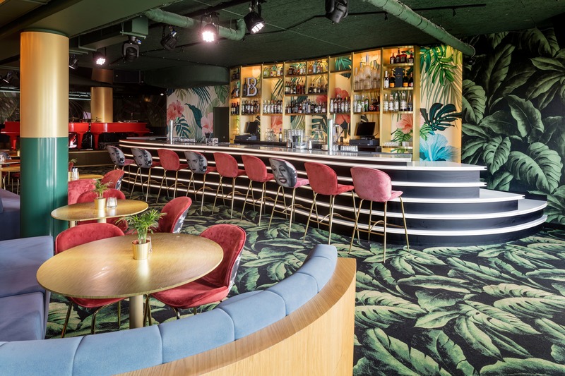 Dossier de presse | 3724-06 - Communiqué de presse | Crazy Pianos Club - EL EQUIPO CREATIVO - Design d’intérieur commercial - Crédit photo : Adrià Goula
