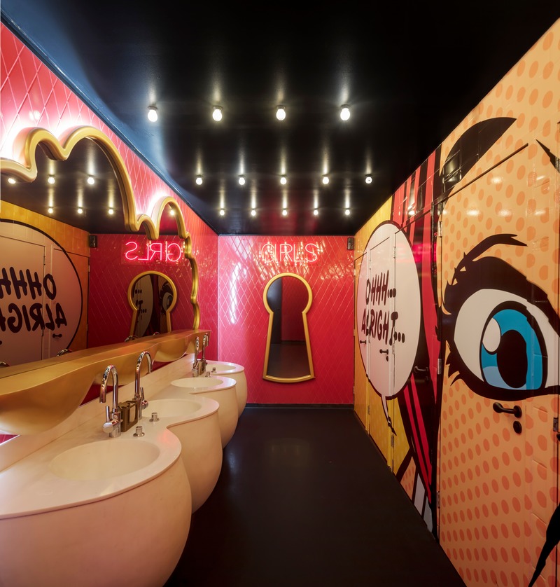 Dossier de presse | 3724-06 - Communiqué de presse | Crazy Pianos Club - EL EQUIPO CREATIVO - Design d’intérieur commercial - Crédit photo : Adrià Goula