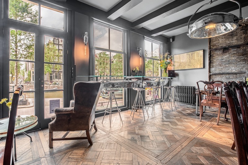 Press kit | 3965-01 - Press release | Hotel The Craftsmen opens doors in Amsterdam - Hotel The Craftsmen - Lifestyle - The Craftsmen Bar, a Russian canoe combined with the antennas from an airplane and a dashboard from an old parking meter - Photo credit: Hotel The Craftsmen