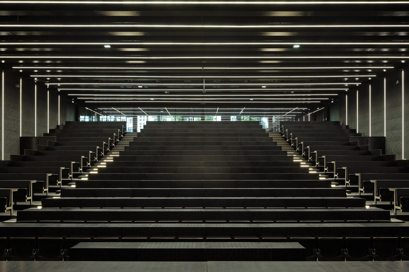 Dossier de presse | 3713-01 - Communiqué de presse | Université de Droit-Paris I, restructuration de la caserne Lourcine, Paris (13e) - ChartierDalix - Architecture institutionnelle - Crédit photo : Takuji Shimmura