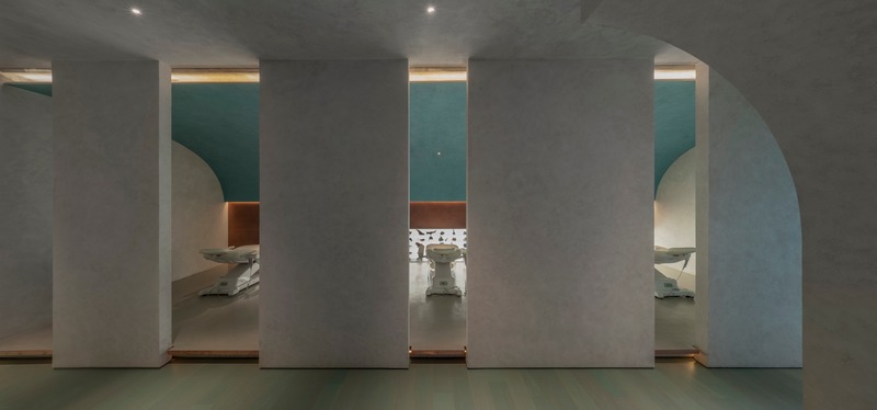 Dossier de presse | 4694-01 - Communiqué de presse | Exhibition of Frozen Time - Waterfrom Design - Architecture commerciale - Facial Care Area - Outside - Crédit photo : Waterfrom Design
