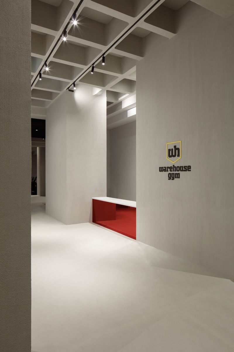 Dossier de presse | 3809-02 - Communiqué de presse | Springs Warehouse Gym - VSHD Design - Design d’intérieur commercial - Reception area - Crédit photo : Oculis Project 