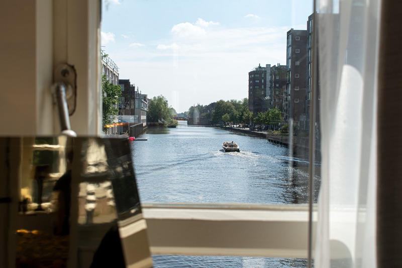 Press kit | 4710-01 - Press release | SWEETS hotel transforms Amsterdam’s former bridge houses into independent hotel rooms - SWEETS hotel - Commercial Interior Design - SWEETS hotel - 305. Van Hallbrug - Photo credit: SWEETS hotel/Lotte Holterman