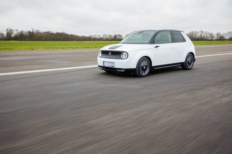Dossier de presse | 1696-26 - Communiqué de presse | More entries than ever before: jury for Red Dot Award has selected year’s best products - Red Dot Design Award - Concours - The Honda e is tested <br style=""> - Crédit photo : Red Dot<br>