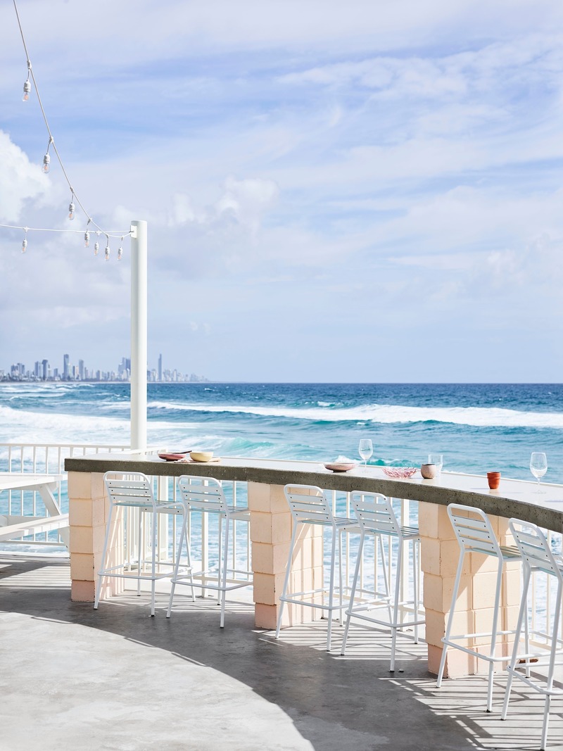 Press kit | 2887-09 - Press release | Australian Coastal Hospitality at its Finest - Alexander& CO. - Commercial Interior Design - Uninterrupted views of the Gold Coast and coast - Photo credit: Anson Smart