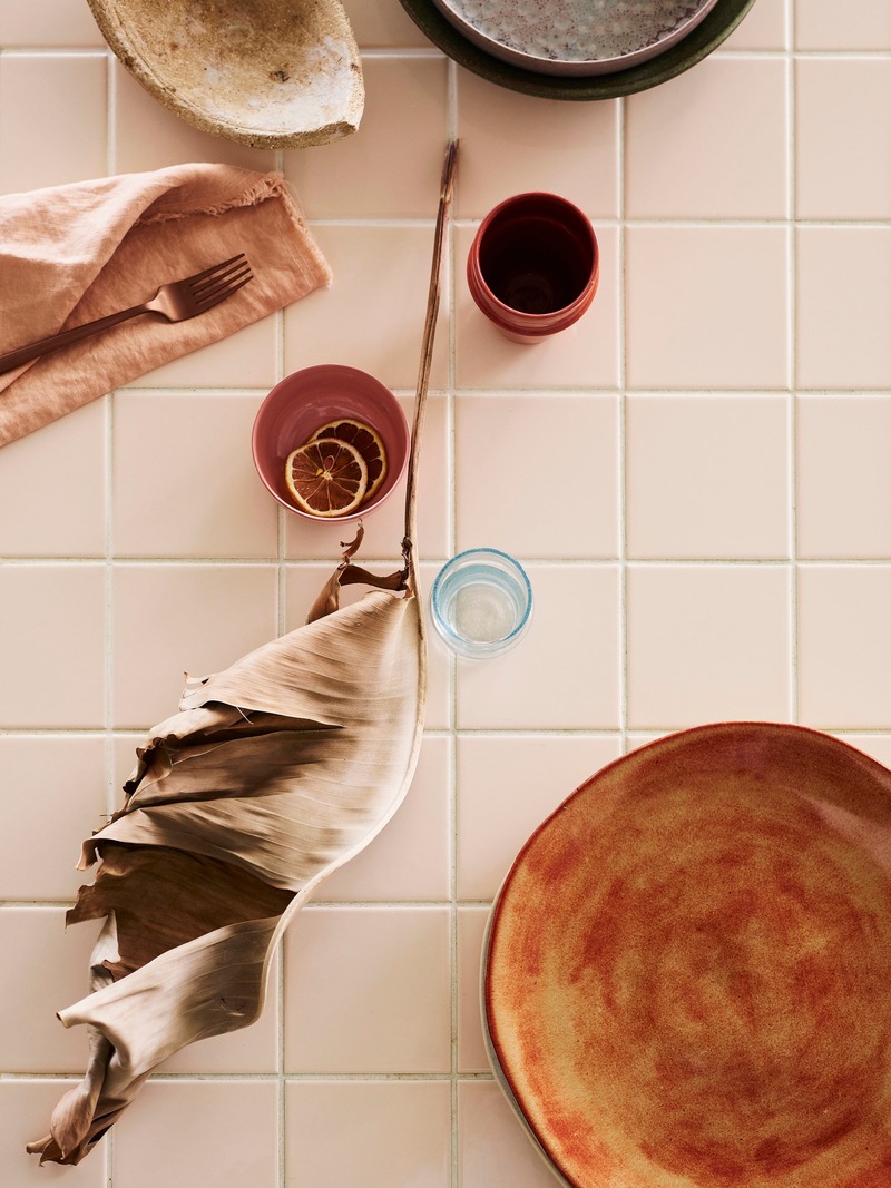 Press kit | 2887-09 - Press release | Australian Coastal Hospitality at its Finest - Alexander& CO. - Commercial Interior Design - Tabletop and Styling Detail - Photo credit: Anson Smart