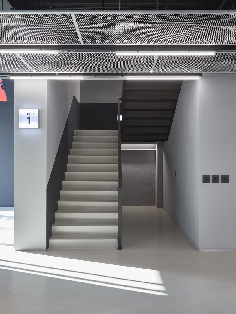 Press kit | 1332-05 - Press release | Branding & Environmental Design – It takes two to tango - TUX - Commercial Interior Design - Stairway and Signage - Photo credit: Kwon Yoonsung