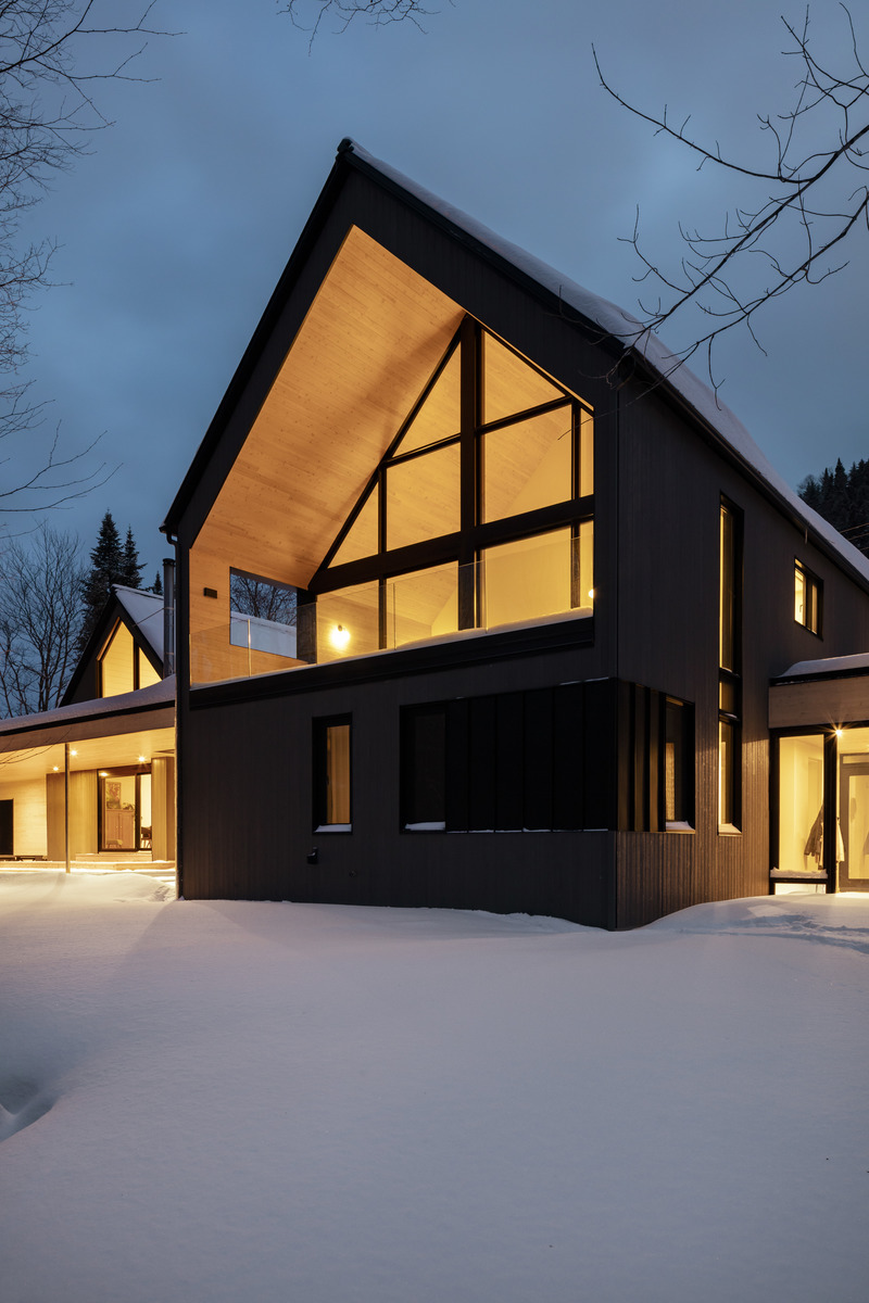 Dossier de presse | 1527-11 - Communiqué de presse | La Frangine - Bourgeois / Lechasseur architectes - Architecture résidentielle - Crédit photo :  Maxime Brouillet 