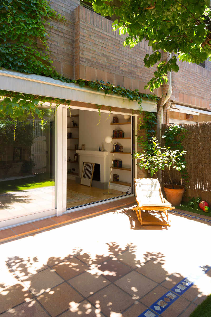 Press kit | 3175-02 - Press release | YAD House - Gokostudio, Architecture and Interior Design - Residential Interior Design - Outside area - Photo credit: Valentin Hincû