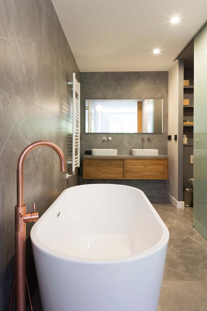 Press kit | 3175-02 - Press release | YAD House - Gokostudio, Architecture and Interior Design - Residential Interior Design - Bathroom - Photo credit: Valentin Hincû