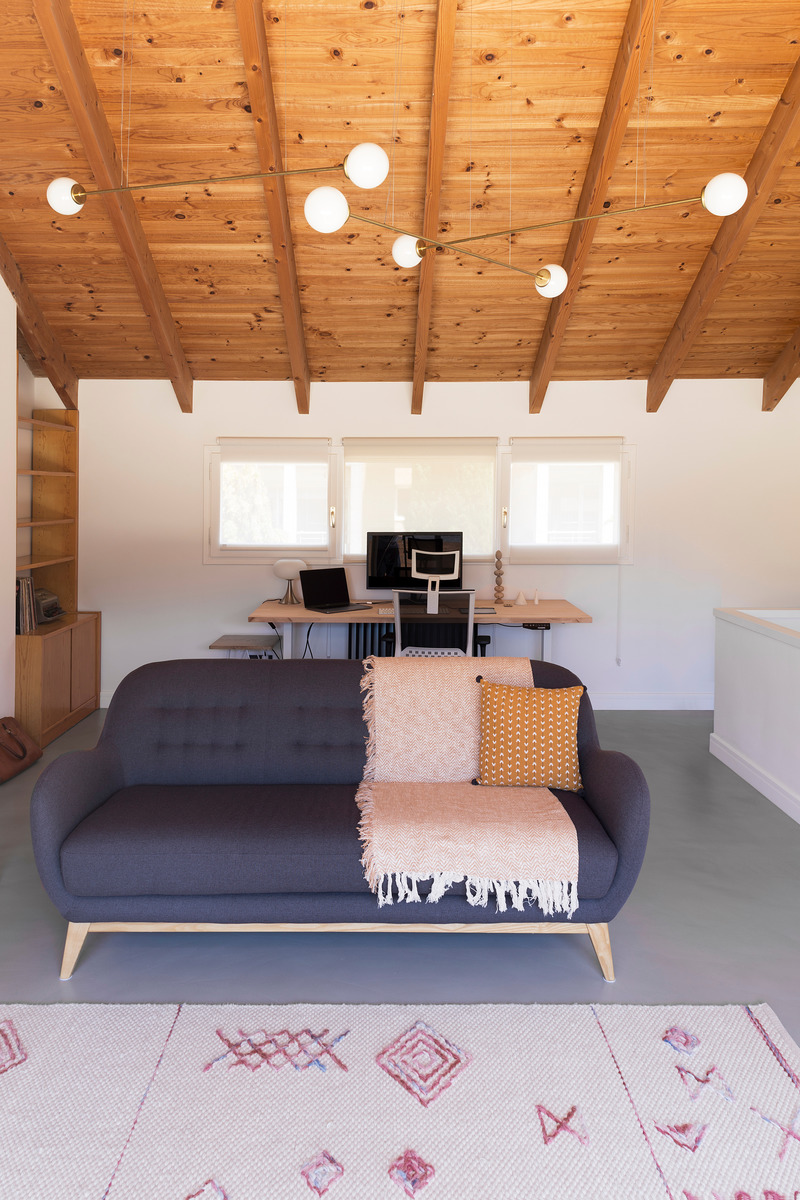 Press kit | 3175-02 - Press release | YAD House - Gokostudio, Architecture and Interior Design - Residential Interior Design - Attic study - Photo credit: Valentin Hincû