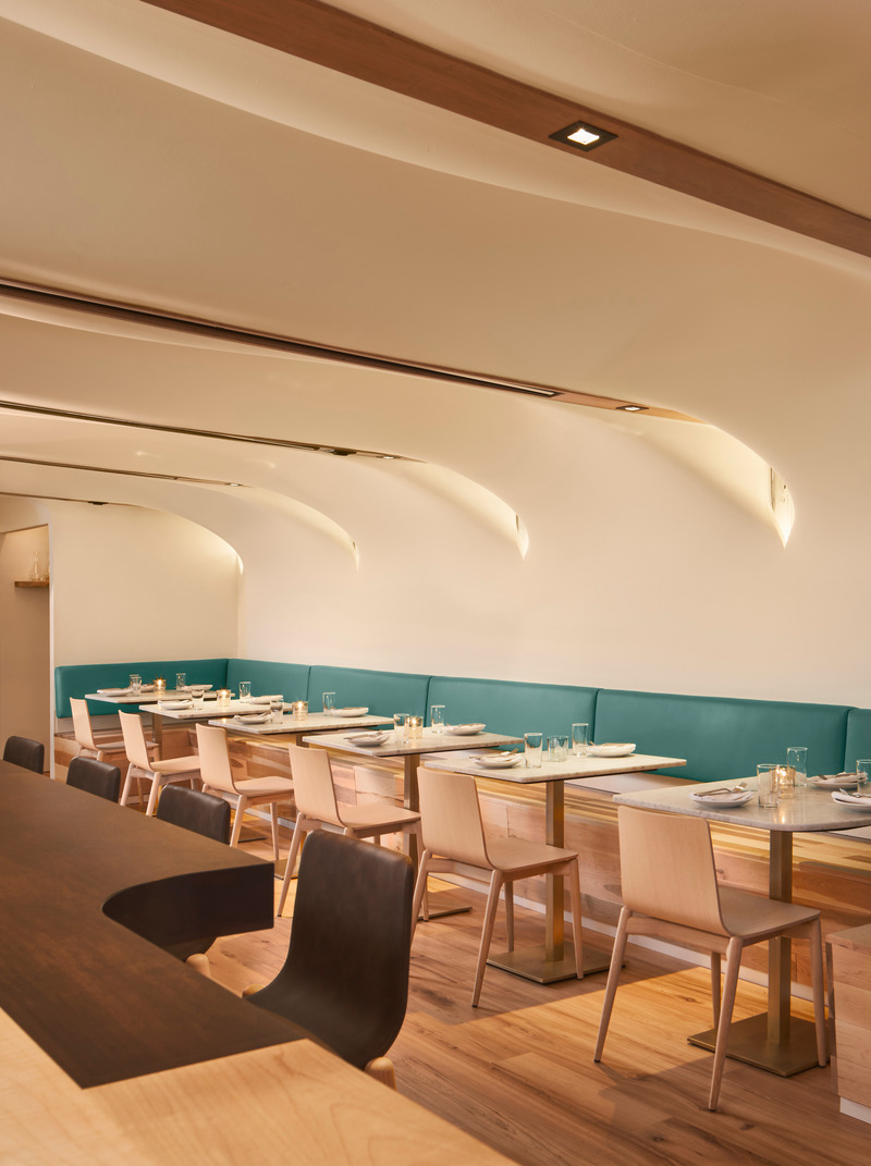 Dossier de presse | 1020-10 - Communiqué de presse | L’IRAC annonce les lauréats des Prix du cabinet d’architectes de la relève de l’année 2020 - L'Institut royal d'architecture du Canada - Concours - Intérieur du restaurant Quetzal - Crédit photo : Doublespace Photography