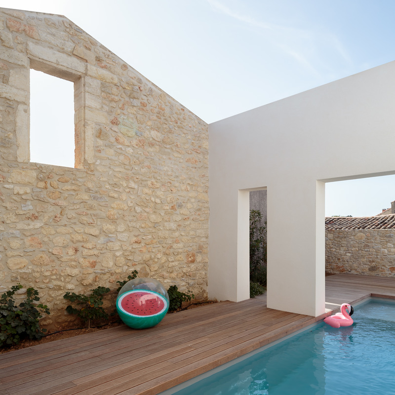 Press kit | 2926-02 - Press release | TRA house in a city center - (ma!ca) architecture - Residential Architecture - gable stone wall<br style=""> - Photo credit: Julien Kerdraon