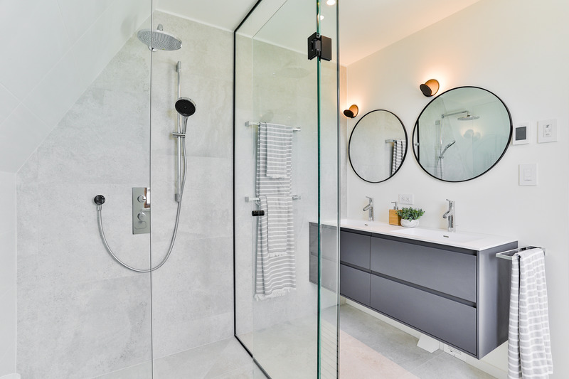 Press kit | 2344-02 - Press release | Two Intertwined Homes - Efficient, Sustainable and Healthy Urban Living - baukultur/ca - Residential Architecture - En-suite Master Bath, Unit A <br> - Photo credit: Michael Peart