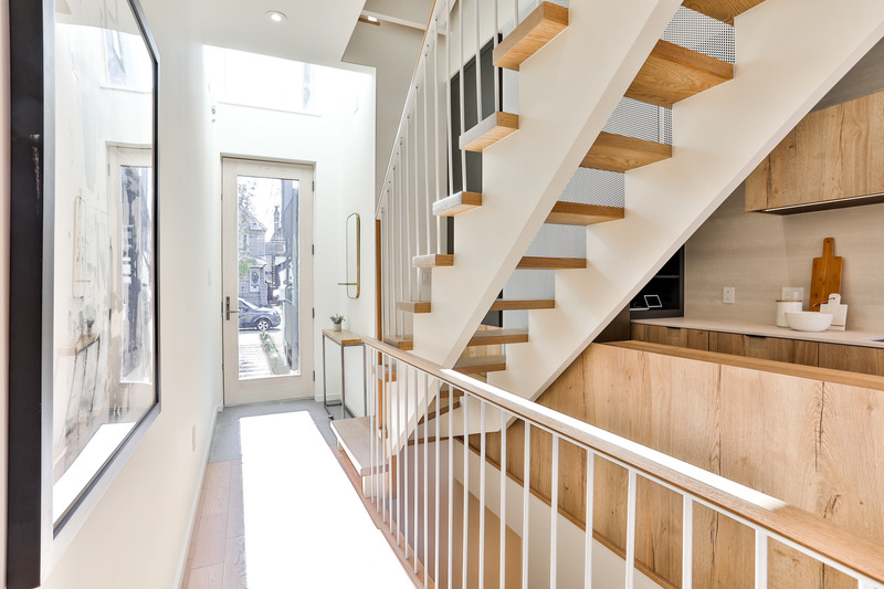 Press kit | 2344-02 - Press release | Two Intertwined Homes - Efficient, Sustainable and Healthy Urban Living - baukultur/ca - Residential Architecture - Entry, Unit B<br style=""> - Photo credit: Michael Peart