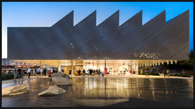 Dossier de presse | 1020-13 - Communiqué de presse | Les médailles du Gouverneur général en architecture célèbrent des bâtiments remarquables à la grandeur du pays - L'Institut royal d'architecture du Canada - Concours -  Photographie de la façade est depuis le bassin public. Pollygon Gallery, Vancouver (C.-B.), Patkau Architects  - Crédit photo : James Dow