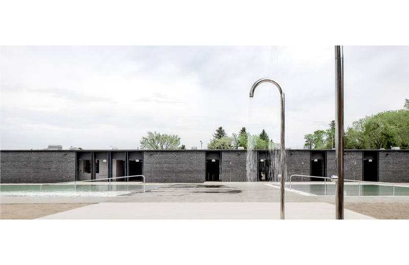 Dossier de presse | 1020-13 - Communiqué de presse | Les médailles du Gouverneur général en architecture célèbrent des bâtiments remarquables à la grandeur du pays - L'Institut royal d'architecture du Canada - Concours -  Piscine naturelle du parc Borden, Edmonton (Alb.), gh3 architecture (Élévation ouest) - Crédit photo : gh3*