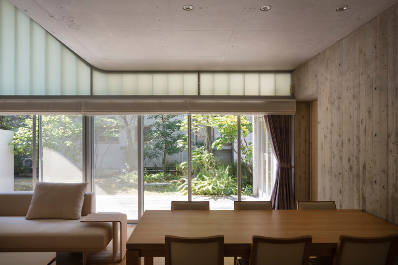 Press kit | 875-03 - Press release | Continuous Plate House 2.0 - Ryumei Fujiki + Yukiko Sato / F.A.D.S - Residential Architecture - Interior of Living-Dining-2 - Photo credit: Hiroshi Ueda