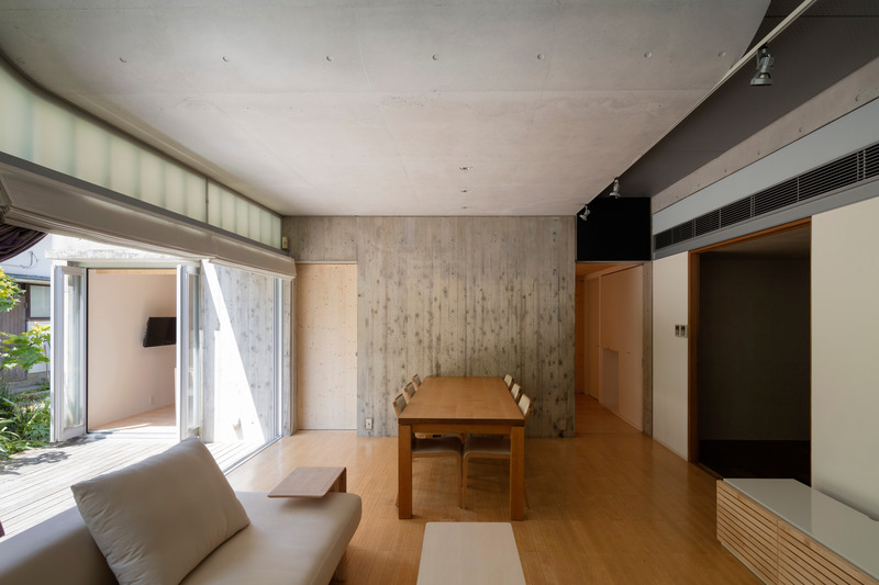 Press kit | 875-03 - Press release | Continuous Plate House 2.0 - Ryumei Fujiki + Yukiko Sato / F.A.D.S - Residential Architecture - Interior of Living-Dining-3 - Photo credit: Hiroshi Ueda
