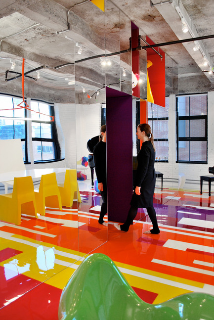 Dossier de presse | 1010-01 - Communiqué de presse | Couleurs prismatiques - Studio Jean Verville architectes - Design d’intérieur résidentiel - Crédit photo : Jean Verville architecte