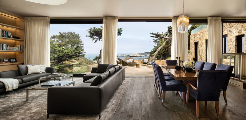 Dossier de presse | 2757-15 - Communiqué de presse | Studio Schicketanz Embraces the California Coast - Studio Schicketanz - Architecture résidentielle - Lobos Views: The living room flows gently into the dining area, where the Dakota Jackson Monaco table and Puff chairs hold center stage, before opening onto the sleek, state-of-the-art kitchen.  - Crédit photo : Bob Canfield Photography