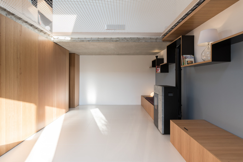 Dossier de presse | 2180-04 - Communiqué de presse | Autour du filet - Martins | Afonso atelier de design & l'atelier miel - Design d’intérieur résidentiel - Salon  - Crédit photo : Mickaël Martins Afonso