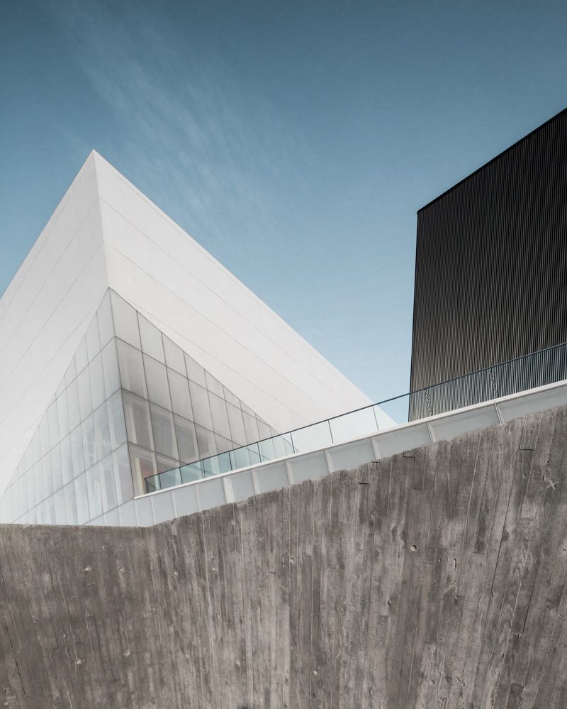 Dossier de presse | 774-12 - Communiqué de presse | L'Ordre des architectes du Québec dévoile les lauréats de ses Prix d'excellence en architecture 2020 - Ordre des architectes du Québec (OAQ) - Concours - <p class="">Bâtiments institutionnels publics</p><p class="">Complexe sportif de Saint-Laurent</p><p class="">Conception : Saucier + Perrotte Architectes en consortium avec HCMA</p><p class="">Client : arrondissement Saint-Laurent</p> - Crédit photo :  <p class="">Olivier Blouin</p> 