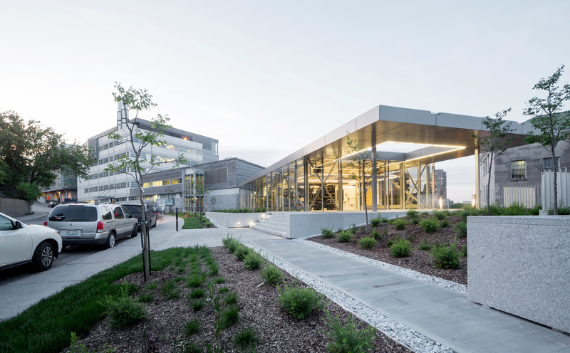 Dossier de presse | 774-12 - Communiqué de presse | L'Ordre des architectes du Québec dévoile les lauréats de ses Prix d'excellence en architecture 2020 - Ordre des architectes du Québec (OAQ) - Concours - <p class="">Bâtiments commerciaux et industriels</p><p class=""></p><p class="">Université McGill – centrale électrique</p><p class="">Conception : Les architectes FABG</p><p class="">Client : Université McGill (Institution royale pour l’avancement des sciences)</p> - Crédit photo :  Steve Montpetit<span></span> 
