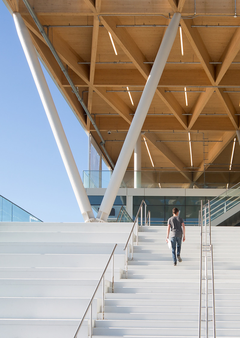 Dossier de presse | 774-12 - Communiqué de presse | L'Ordre des architectes du Québec dévoile les lauréats de ses Prix d'excellence en architecture 2020 - Ordre des architectes du Québec (OAQ) - Concours - <p class="">Grand Prix d'excellence et Mention Innovation</p><p class="">Espace Paddock</p><p class="">Conception : Les architectes FABG</p><p class="">Client : Société du parc Jean-Drapeau</p> - Crédit photo :  Steve Montpetit 