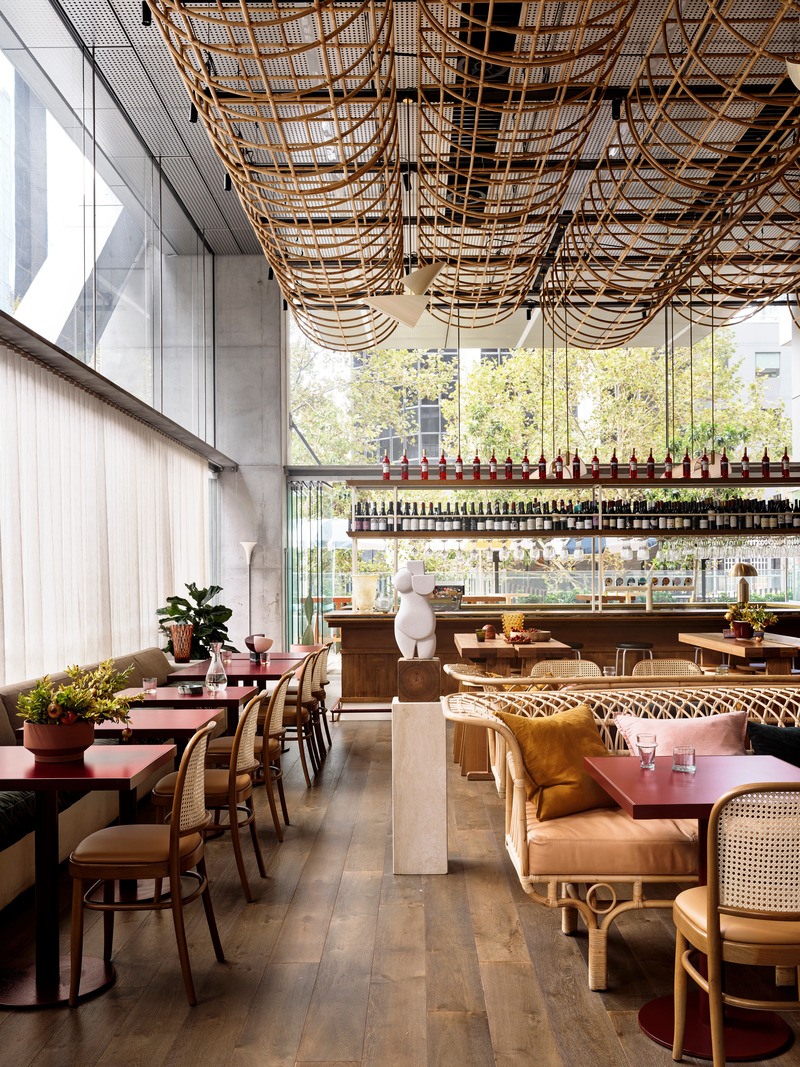 Press kit | 2887-08 - Press release | Glorietta - Alexander &CO. - Commercial Interior Design - Main dining area with rattan ceilings - Photo credit: Anson Smart