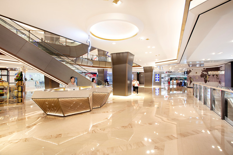Press kit | 4882-01 - Press release | Grand Gateway 66 - A piazza for the modern era - ELENA GALLI GIALLINI LTD (EGGL) - Commercial Architecture - <p class="">1F Atrium - Escalators Lobby</p> - Photo credit: Denice Hough